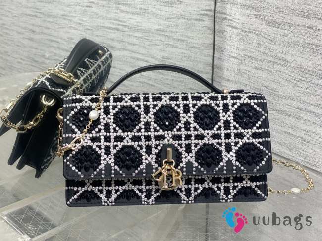 Uubags Miss Dior Micro Hand-Beaded Polka Dot Top Handle Bag In Black/White 21x11.5x4cm - 1