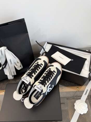 Uubags Chanel sneakers embossed calfskin and suede calfskin in black & white 