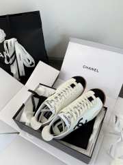 Uubags Chanel sneakers embossed calfskin and suede calfskin in white & black - 1