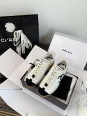 Uubags Chanel sneakers embossed calfskin and suede calfskin in white & black - 3