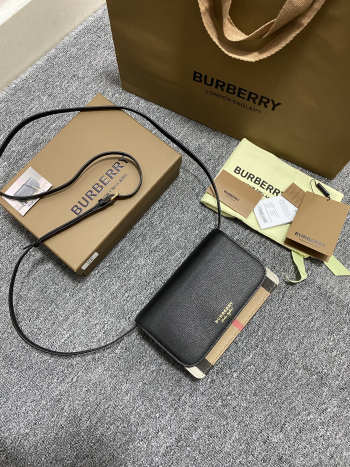 Uubags Burberry Black Hampshire Cross Body Bag 19x13.5x4.5cm