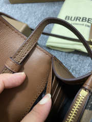 Uubags Burberry Brown Hampshire Cross Body Bag 19x13.5x4.5cm - 5