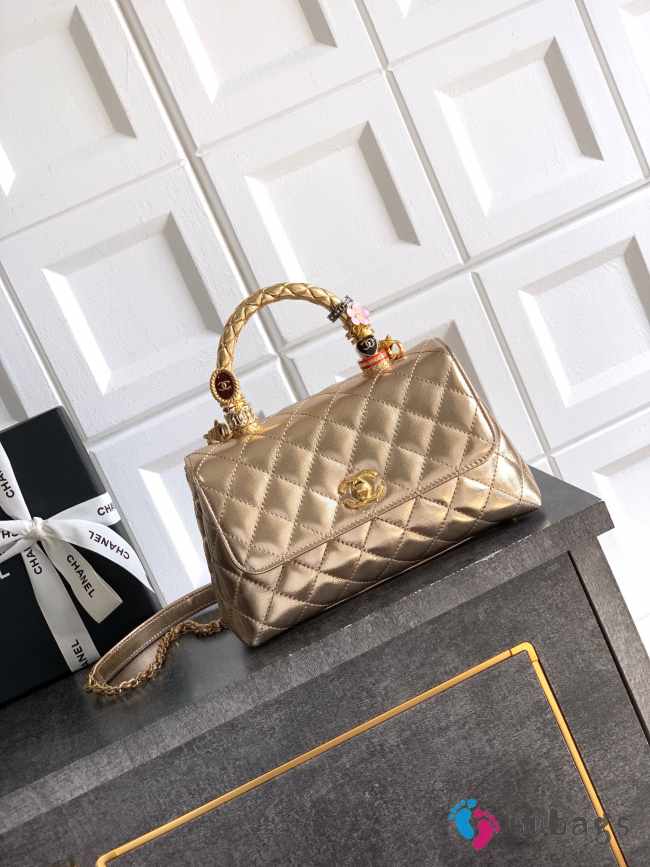 Uubags Chanel small Coco handle bag in 25K gold tone with diamond-style details 23cm - 1