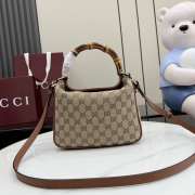 Uubags Gucci Diana small shoulder bag in beige and brown GG canvas 24x15x5cm - 2