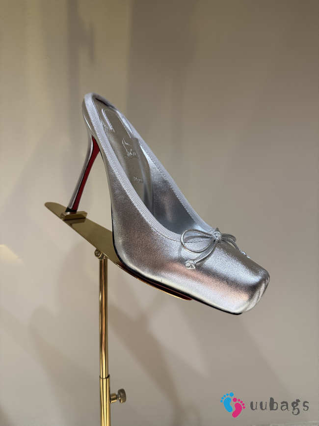 Uubags Christian Louboutin Cassia mule in laminated lamb nappa leather silver 10cm - 1