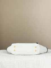 Uubags Chanel Shopping Bag Braided Raffia, Calfskin & Gold-Tone Metal In White & Black 28x20x7cm - 5