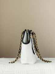 Uubags Chanel Shopping Bag Braided Raffia, Calfskin & Gold-Tone Metal In White & Black 28x20x7cm - 4