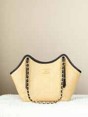 Uubags Chanel Shopping Bag Braided Raffia, Calfskin & Gold-Tone Metal In Beige 28x20x7cm - 1