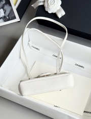 Uubags Chanel mini clutch with leather strap in white 11.5x17x5cm - 2