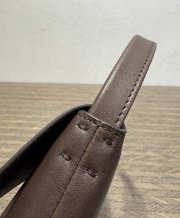 Uubags The Row Small Sally Leather Shoulder Bag In Dark Brown 19x3.5x13.5cm - 2