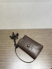 Uubags The Row Small Sally Leather Shoulder Bag In Dark Brown 19x3.5x13.5cm - 3