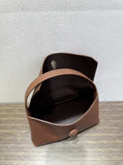 Uubags The Row Small Sally Leather Shoulder Bag In Brown 19x3.5x13.5cm - 6