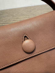 Uubags The Row Small Sally Leather Shoulder Bag In Brown 19x3.5x13.5cm - 2