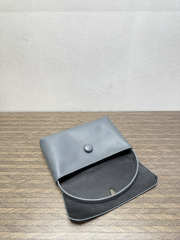 Uubags The Row Small Sally Leather Shoulder Bag In Blue 19x3.5x13.5cm - 4