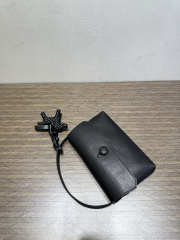 Uubags The Row Small Sally Leather Shoulder Bag In Black 19x3.5x13.5cm - 4