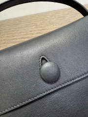 Uubags The Row Small Sally Leather Shoulder Bag In Black 19x3.5x13.5cm - 3