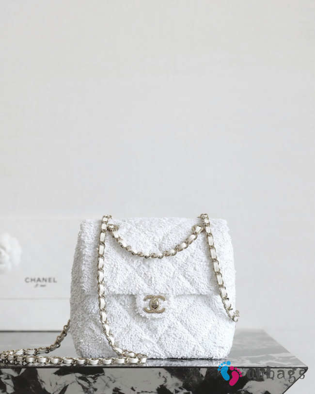 Uubags Chanel flap bag quilted sequins & gold-tone metal in white 17.5x19x7cm - 1