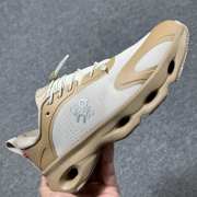 Uubags Loewe x On Cloudsolo sneaker in dark sand/cream - 5