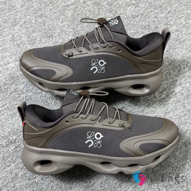 Uubags Loewe x On Cloudsolo sneaker in dark brown/black - 1