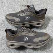 Uubags Loewe x On Cloudsolo sneaker in dark brown/black - 1