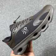 Uubags Loewe x On Cloudsolo sneaker in dark brown/black - 3