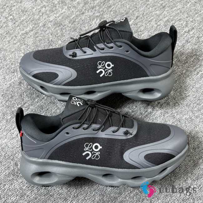 Uubags Loewe x On Cloudsolo sneaker in black - 1