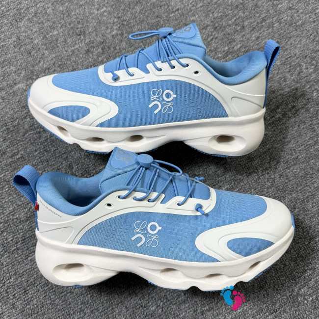 Uubags Loewe x On Cloudsolo sneaker in blue/white - 1