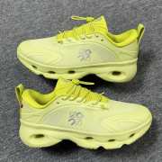 Uubags Loewe x On Cloudsolo sneaker in lime green - 1