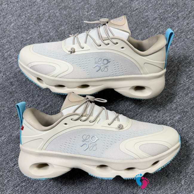 Uubags Loewe x On Cloudsolo sneaker in sand/turquoise - 1