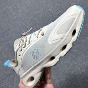 Uubags Loewe x On Cloudsolo sneaker in sand/turquoise - 5