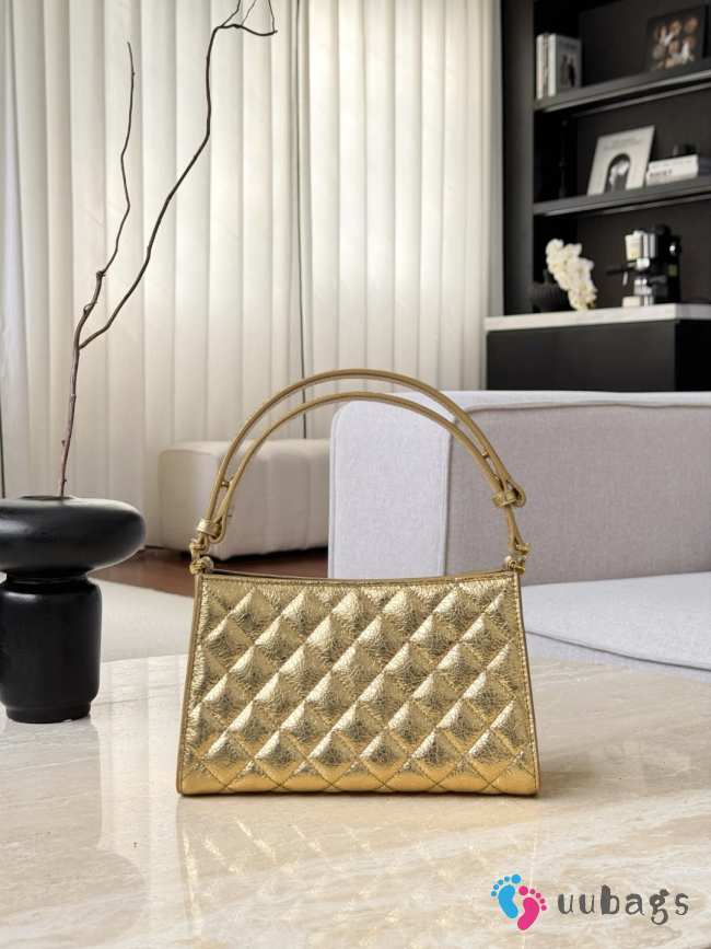 Uubags Chanel 26C Quilted Metallic Gold Baguette Bag 14x22.5x7.5cm - 1