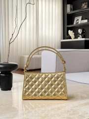 Uubags Chanel 26C Quilted Metallic Gold Baguette Bag 14x22.5x7.5cm - 1