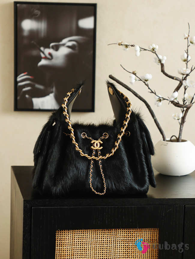 Uubags Chanel 25 Handbag Black Mink Fur with Gold Hardware 30x26x14cm - 1