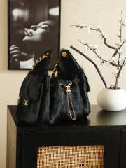 Uubags Chanel 25 Handbag Black Mink Fur with Gold Hardware 30x26x14cm - 3