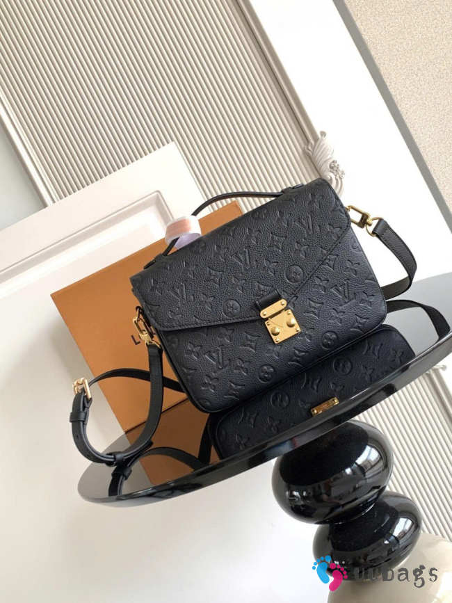 Uubags Louis Vuitton M41487 Pochette Métis bag in black 25x19x7cm - 1