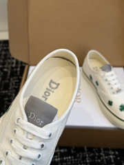 Uubags Dior Saltwind Sneaker White Cotton Embroidered with Bright Green Dior Clover Motif - 4