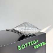 Uubags Bottega Veneta Small Dustbag Intrecciato Silver Lamina Satin Leather Pouch 21x16.6x1cm - 5