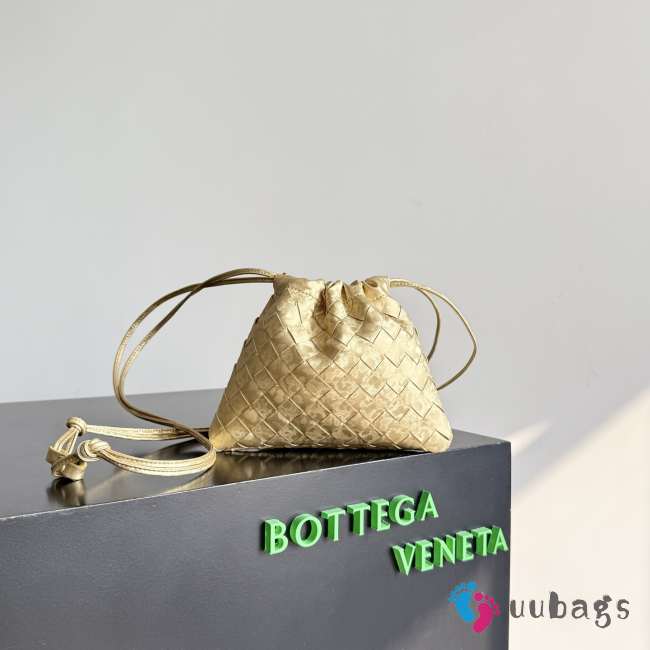 Uubags Bottega Veneta Small Dustbag Intrecciato Gold Lamina Satin Leather Pouch 21x16.6x1cm - 1