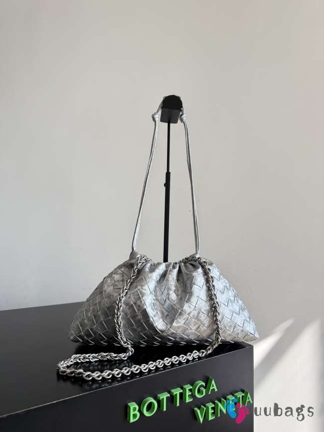 Uubags Bottega Veneta Large Dustbag Intrecciato Silver Lamina Satin Leather Pouch 33x19x8cm - 1