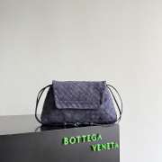 Uubags Bottega Veneta Giorno Pouch in Intrecciato Suede In Cloudy Indigo/Gravel 33x19x8cm - 4