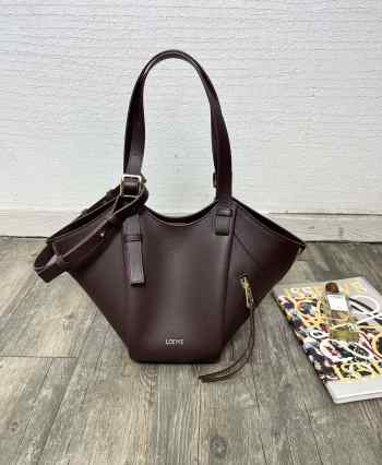 Uubags Loewe Hammock flip bag in dark chestnut classic calfskin 15x22.5x21cm