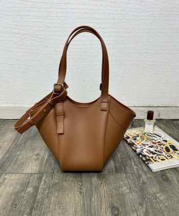 Uubags Loewe Hammock flip bag in caramel classic calfskin 15x22.5x21cm