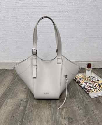 Uubags Loewe Hammock flip bag in light ghost classic calfskin 15x22.5x21cm