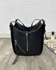 Uubags Loewe Hammock flip bag in black classic calfskin 15x22.5x21cm - 2