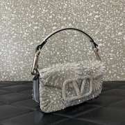 Uubags Valentino Garavani Locò Small Embroidered Bag With Jewel Logo 20x11x5cm - 4