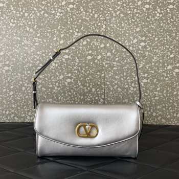 Uubags Valentino Garavani DeVain Small Shoulder Bag in Silver Laminated Nappa Leather 23.5x12x3cm
