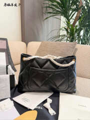 New Arrivals 2026 Chanel shopping bag in shiny lambskin & gold-tone metal 35cm - 2