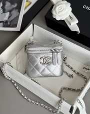 Uubags Chanel Small Vanity With Chain Silver-Tone Metal Silvery 8.5x11x7cm - 1