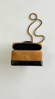 New Arrivals 2026 Chanel Vanity with chain calf suede, glossy lambskin & gold-tone metal in brown & black 17x19.5x5cm - 5