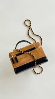 New Arrivals 2026 Chanel Vanity with chain calf suede, glossy lambskin & gold-tone metal in brown & black 17x19.5x5cm - 3